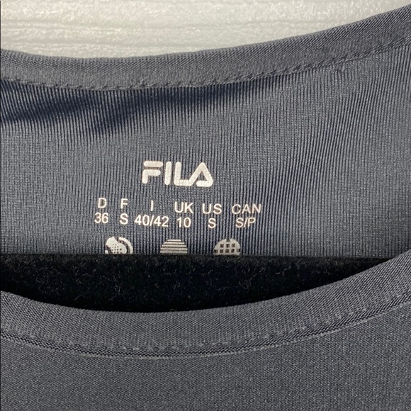 🌺 4 for $25 Fila Workout Tee - Picture 3 of 5
